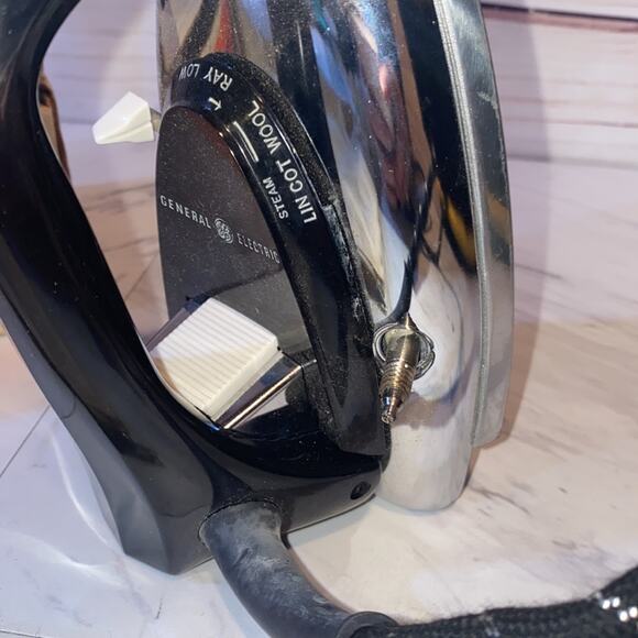 GE Travel Spray Steam & Dry Vintage Iron F47 - Picture 12 of 14